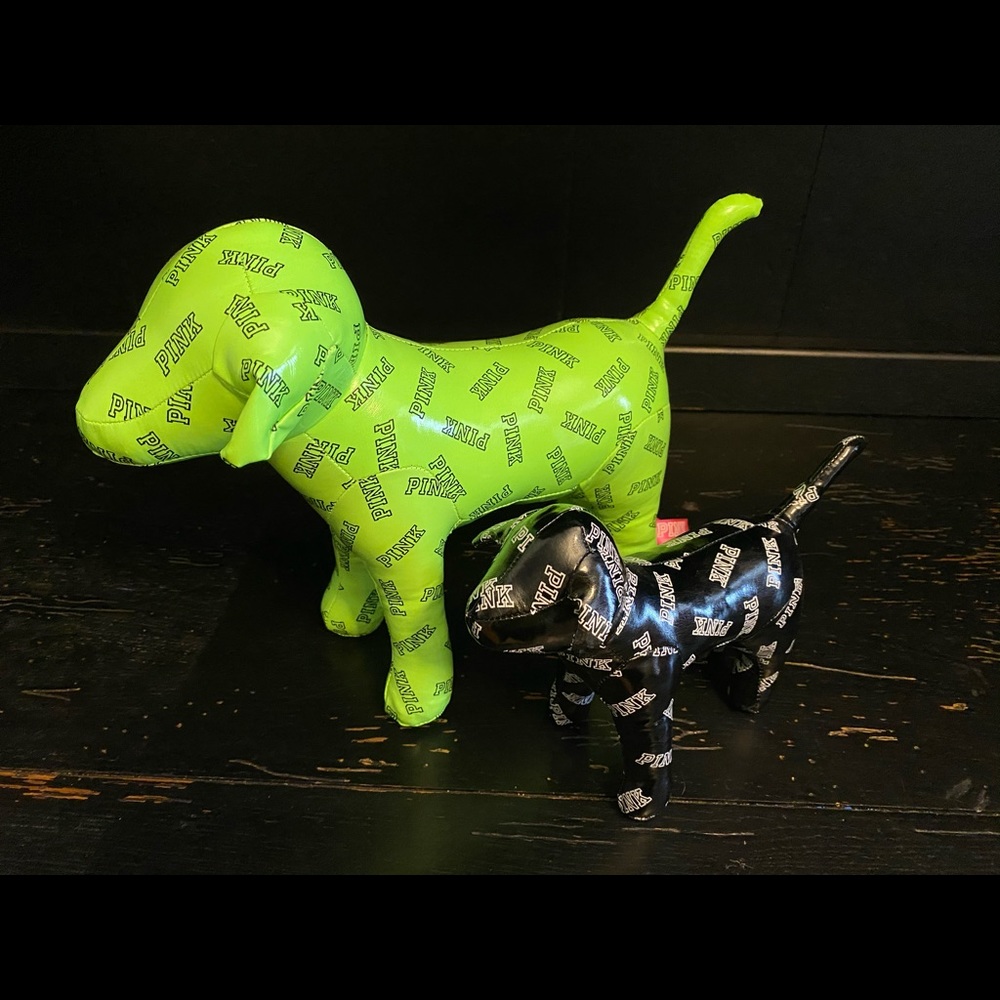 GREEN DOG is sold. Only BLACK one is available